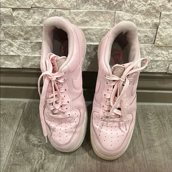 Nike Air Women's Pink Lace up Sneakers size 8 - Picture 5 of 11